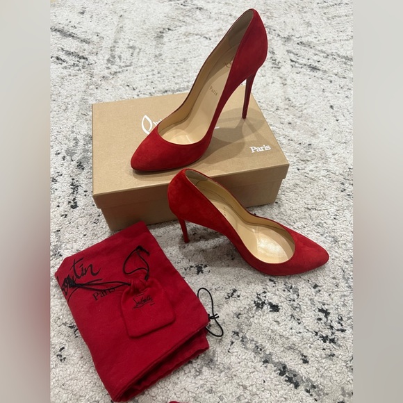 Christian Louboutin beautiful red velour heels - Picture 2 of 11